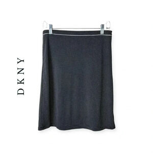0434W. DKNY POLKA DOT STRAIGHT SKIRT KNEE LENGTH‎ 100% POLYESTER FULLY LINED